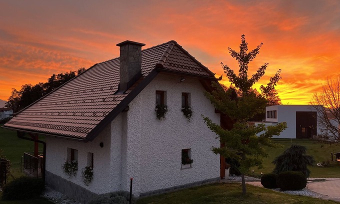 Vojnik House | Holiday Home Dobrotin