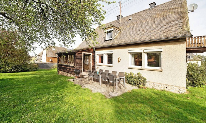 Morbach House | Holiday Home 'Domäne Bollinger Morbach' with Private Terrace, Private Garden and Wi-Fi