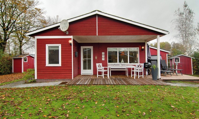 Sudbrookmerland House | Holiday Home 'Ferienhaus Grosses Meer' with Private Terrace, Private Garden and Wi-Fi