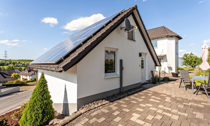 Schmallenberg House | Holiday Home 'Ferienhaus Am Brande' with Mountain View, Private Terrace and Wi-Fi