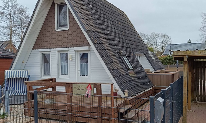 Bedekaspel House | Holiday Home 'Ferienhaus Stamer Am Großen Meer' with Shared Terrace and Private Garden