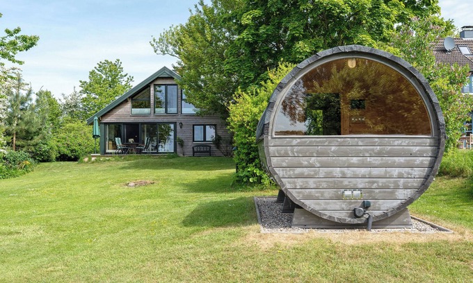 Ulsnis House | Holiday Home 'Ferienhaus Schleiblick' with Sea View, Private Terrace and Wi-Fi