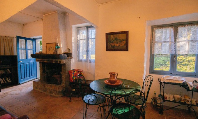 Levie House | Holiday Home 'Ferme I Frassedi' with Private Garden and Wi-Fi