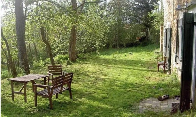 Vielprat House | Holiday Home 'Gites Des Gorges De La Loire' with Private Garden and Wi-Fi