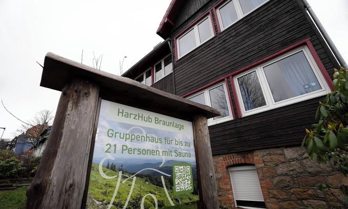 Braunlage House | Holiday home "Harzhub" with garden and sauna for up to 21 people.