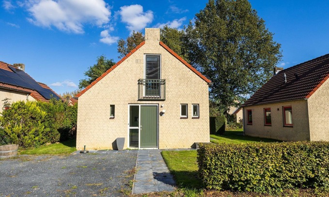 Ewijk House | Holiday home in Ewijk in a beautiful area