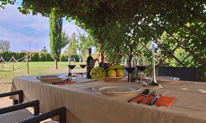 Foligno House | Holiday Home in Foligno with Pool & Garden