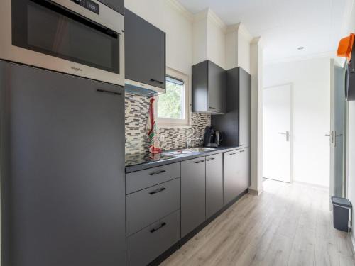 Molenschot House | Holiday Home in Molenschot near Nature Reserves, cleaning included