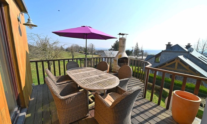 Somme-Leuze House | Holiday Home in Noiseux with BBQ Terrace