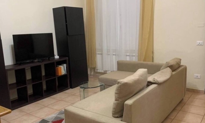 Pontedera Apartment | Holiday Home in Pontedera Caterina Apartment