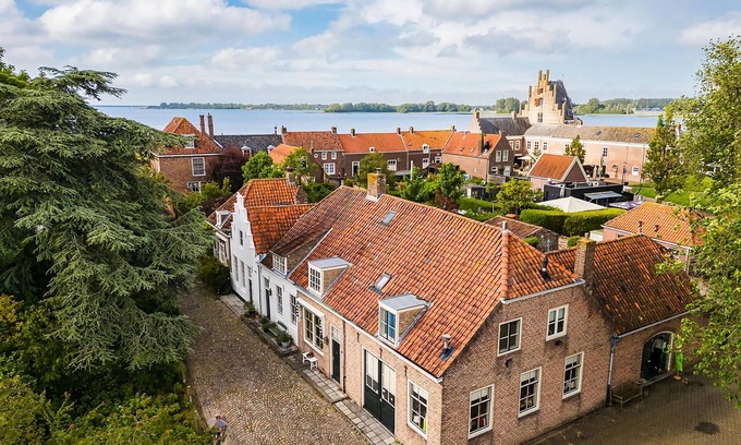 Veere House | Holiday home in shimmering waters