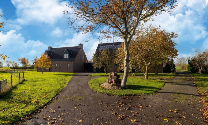 Sint Kruis House | Holiday home in Sint Kruis with a garden