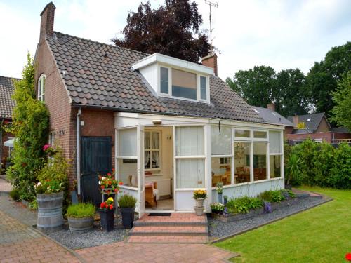 Soerendonk House | Holiday Home in Soerendonk with Garden