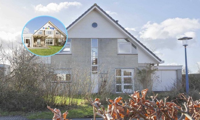 Terherne House | Holiday Home in Terherne near Scenic Friesland