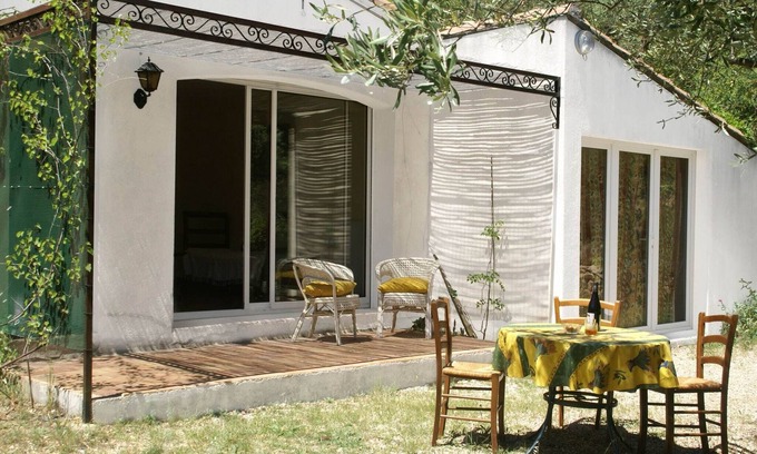 Vergeze Villa | Holiday Home in Vergèze near Beaches