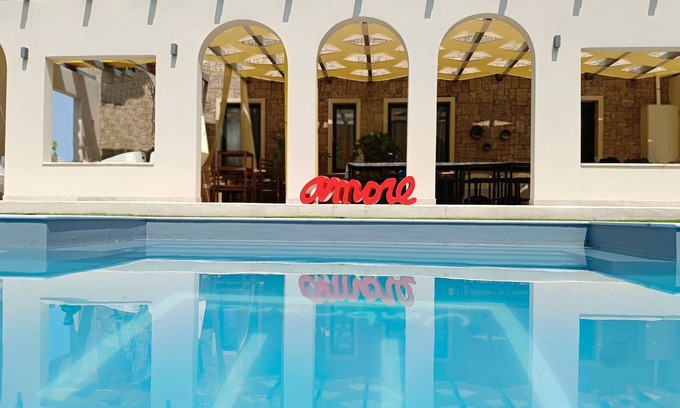 Stroncone House | Holiday Home 'In Villa Con Piscina' with Shared Pool, Wi-Fi and Air Conditioning