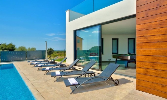Farini House | Holiday Home in Višnjan with Seaview, Terrace, Air condition, WIFI (4840-1)