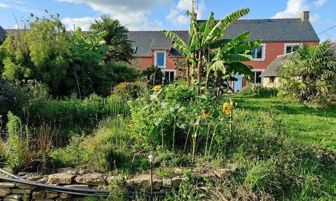 Kervignac House | Holiday Home 'Ker Glaz - Longère De Charme' with Private Terrace, Private Garden and Wi-Fi