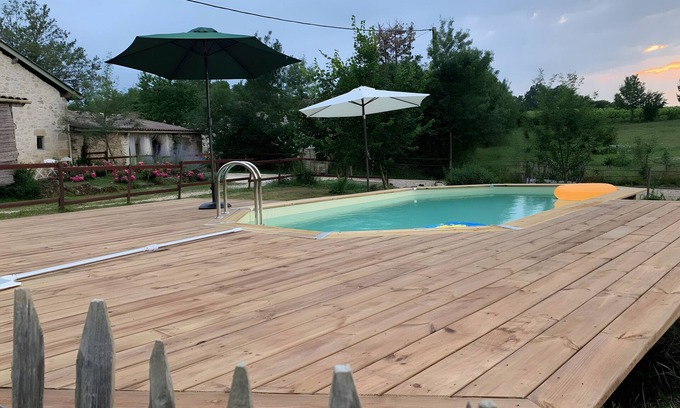 Verac House | Holiday Home 'La Grange D'Oustaud' with Private Pool, Private Terrace and Wi-Fi