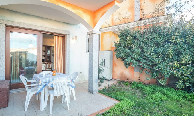 San Pasquale House | Holiday Home 'La Pavoncella' with Private Terrace