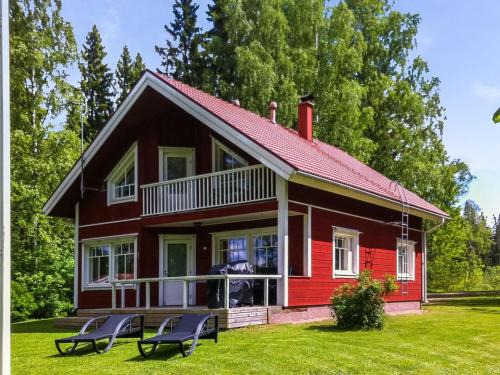 Iltasmaki House | Holiday Home Lauttavalkama by Interhome