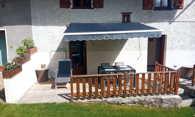 Allevard House | Holiday Home 'Le Chavannaclub' with Mountain View, Private Terrace and Wi-Fi