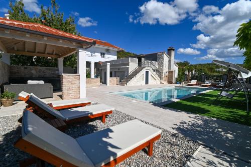 Blizna Donja Villa | Holiday home Mia