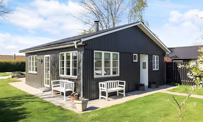 Vordingborg House | Holiday home near forest & beach