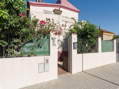 Valencina de la Concepcion House | Holiday Home near Sevilla with Pool