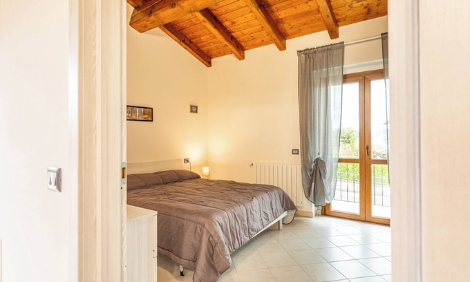 Firenzuola House | Holiday Home 'Numero 1' with Shared Garden