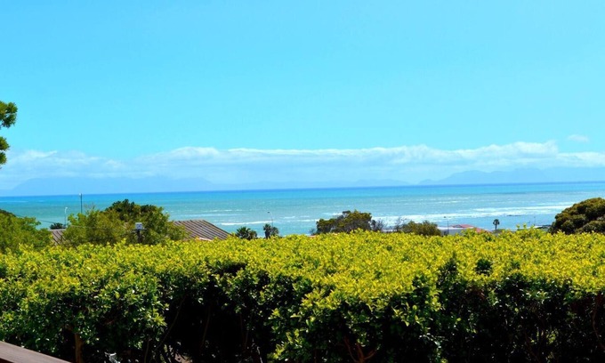 Mountainside House | Holiday Home, Ocean View