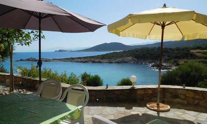Marine de Davia House | Holiday home on a slope, sea property, beach with a wide view (40 m)