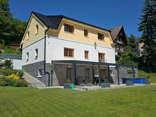 Petrov House | Holiday Home Posázaví by Interhome