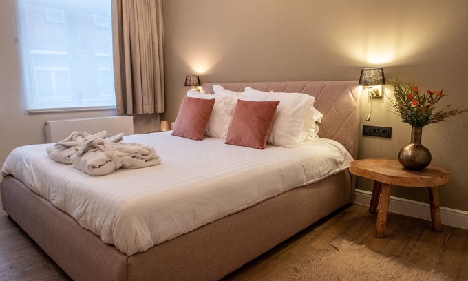 Ypres House | Holiday Home Relax With Sauna, Jacuzzi and Sunshower in Ypres