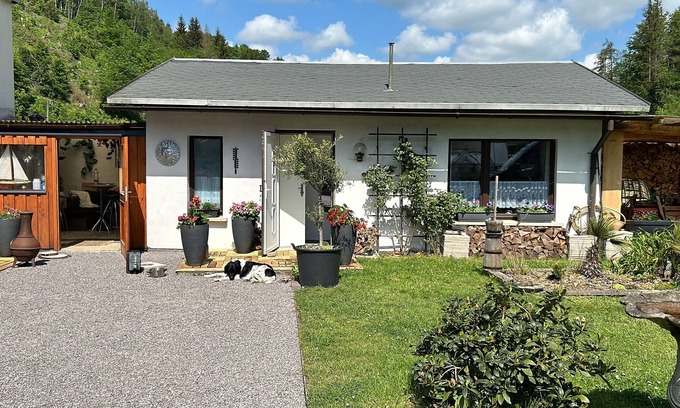 Katzhutte House | Holiday Home 'Rosenberg' with Mountain View, Private Terrace and Wi-Fi