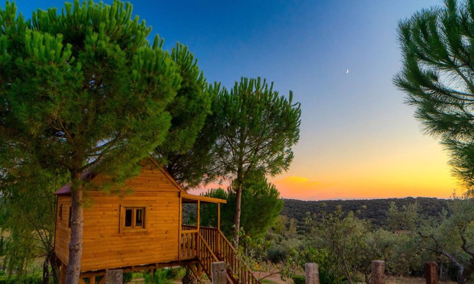 Alanis House | Holiday Home 'Señora De Las Angustias 2' with Mountain View, Shared Pool and Air Conditioning