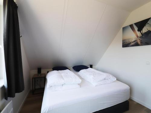 Municipality of Nissewaard House | Holiday Home Simonshaven near Lake Beach, cleaning included