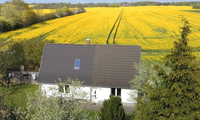 Rehna House | Holiday Home 'Small House on a Field' with Garden & Wi-Fi