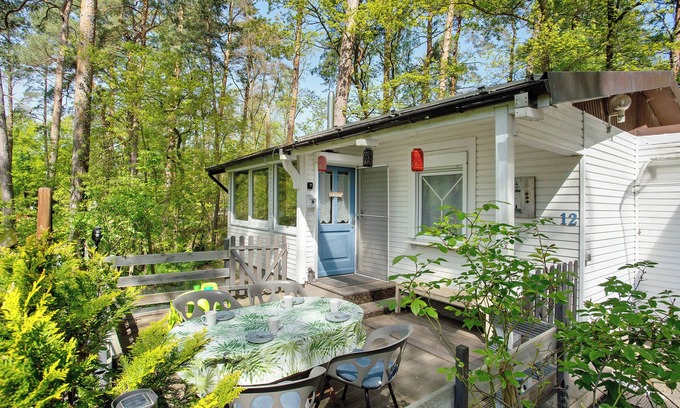 Bellin House | Holiday Home 'Strandhaus Am Haff' with Private Terrace, Shared Garden and Wi-Fi
