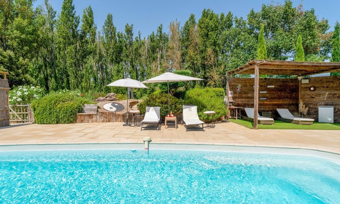 Jonquieres House | Holiday Home 'Tonneau Prestige' with Private Pool, Wi-Fi and Air Conditioning