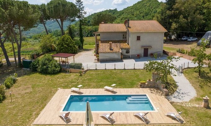 Lustignano Villa | Holiday Home 'Villa Adelmo ' with Private Pool, Private Terrace and Wi-Fi