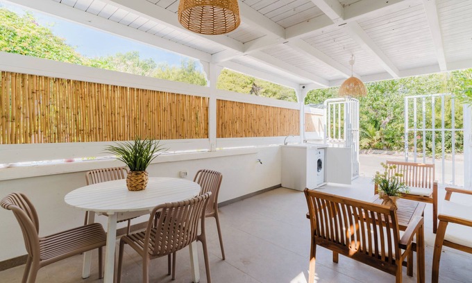 Fontanelle House | Holiday Home 'Villetta Bianca' with Private Terrace and Air Conditioning