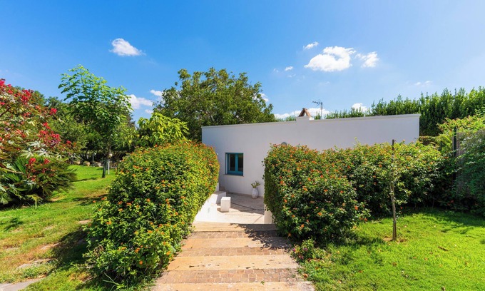 Ruffano House | Holiday Home 'Villetta Le More' with an exclusive large garden, Wi-Fi and Air Conditioning