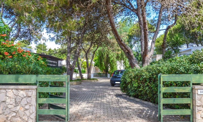Fontanelle House | Holiday Home 'Villetta Pinetata 452' with Private Terrace and Air Conditioning