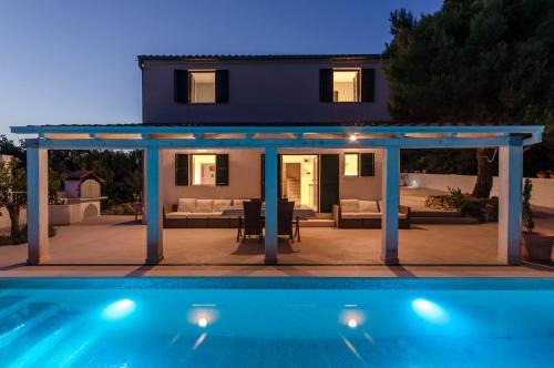 Maslinica House | Holiday home Voga