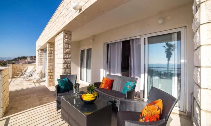 Podstrana Villa | Holiday Home White House