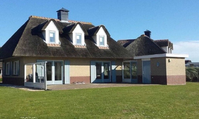 Den Helder House | Holiday home with 3 bedrooms