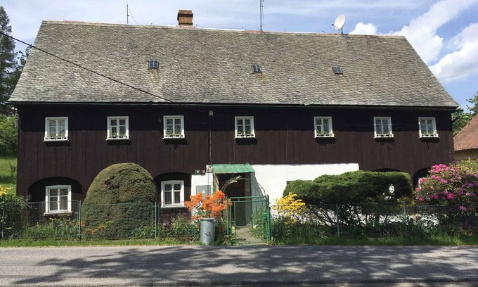 Frydlant House | Holiday home with large garden, outdoor pool and table tennis