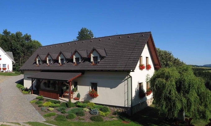 Police nad Metuji House | Holiday home with large lounge near Adrspach rocks