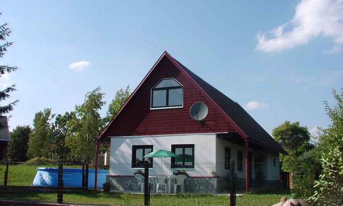 Vlcice House | Holiday home with outdoor swimming pool